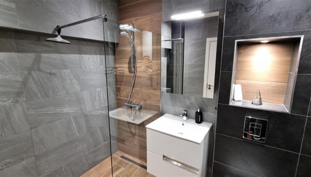 Luxury Quiet Apartment In The City Center Plovdiv Exterior foto
