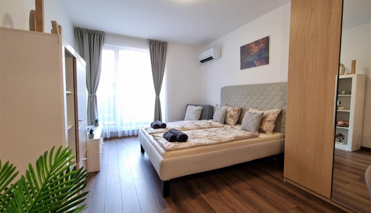 Luxury Quiet Apartment In The City Center Plovdiv Exterior foto