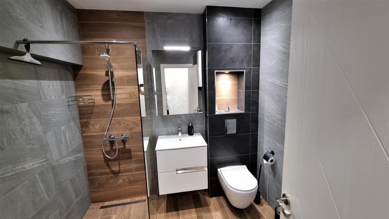 Luxury Quiet Apartment In The City Center Plovdiv Exterior foto